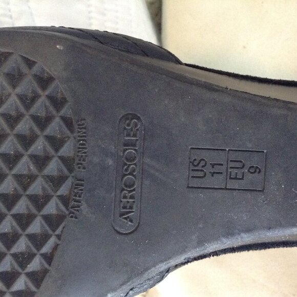 NWOT AEROSOLES Heelrest 11Black Perforated leather Sandals, cute, professional - Picture 6 of 7